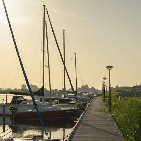 Waterchalet Number 6 Recreationpark Yn'E Lijte Grou Met Ligplaats Boot Vila Exterior foto