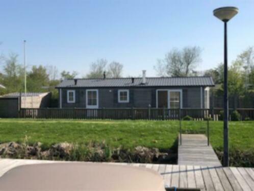 Waterchalet Number 6 Recreationpark Yn'E Lijte Grou Met Ligplaats Boot Vila Exterior foto